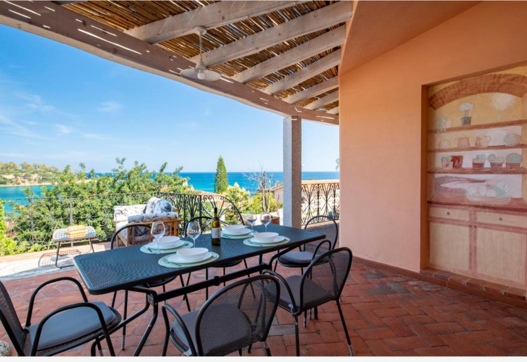 הוילה Porto Frailis Arbatax Casa Vista Mare מראה חיצוני תמונה